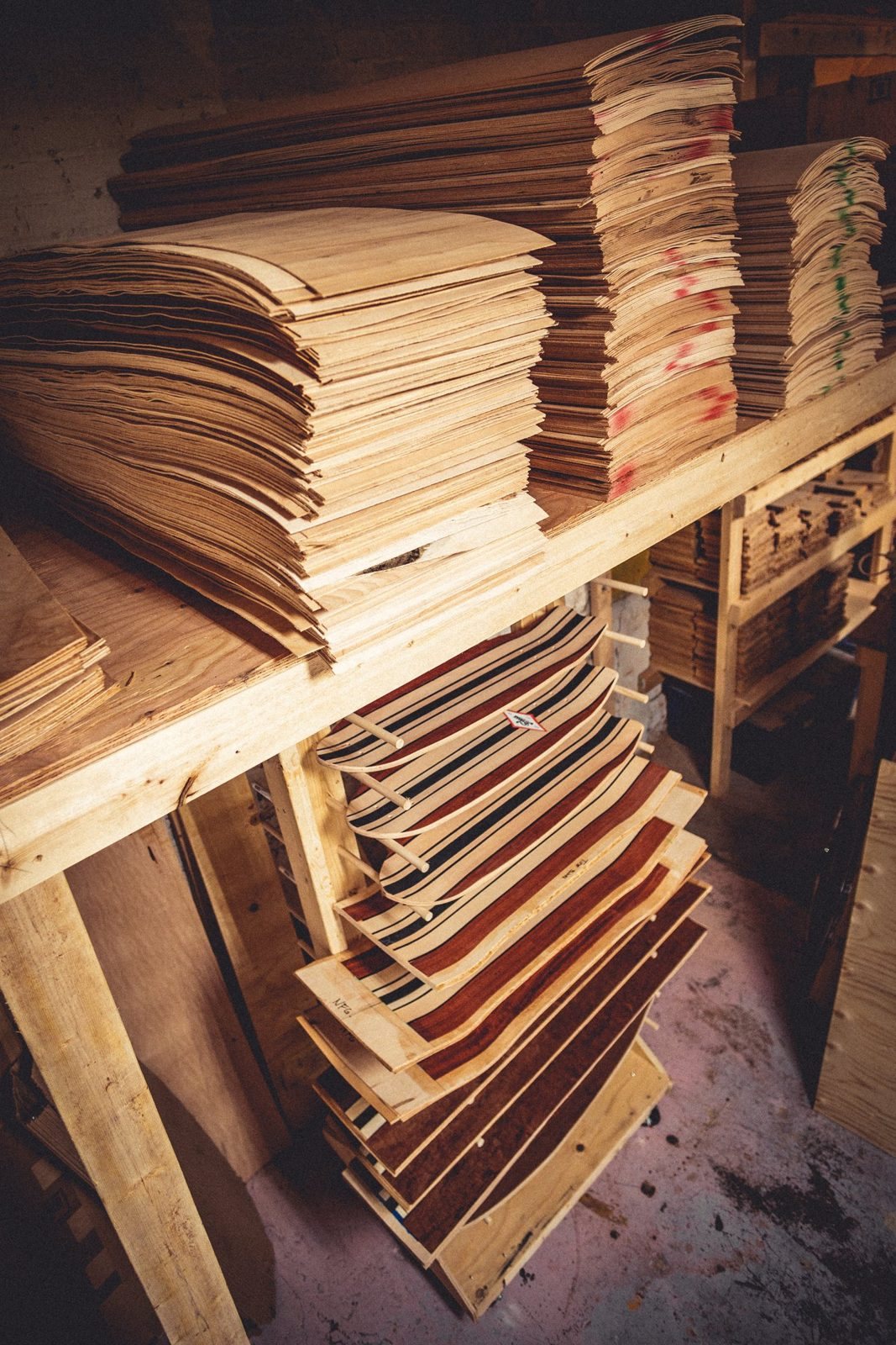 Veneer sheets on the shop shelves